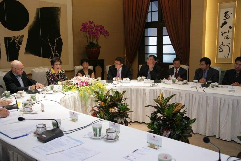 副總統召開「聲援緬甸民主化座談會」-呂秀蓮副總統致詞與會場全景