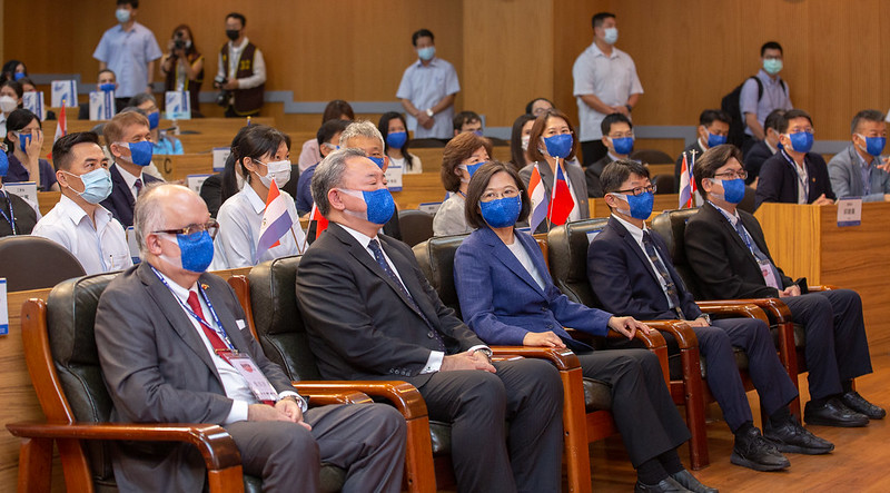 總統出席「臺灣－巴拉圭科技大學交換學生結業典禮」