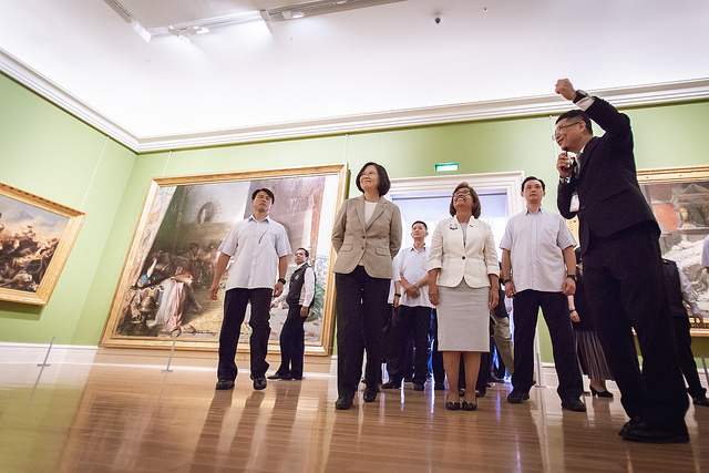 總統陪同馬紹爾群島共和國海妮總統參訪「奇美博物館」