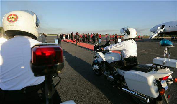 蔡英文總統抵達薩爾瓦多，薩國警方重機車隊列隊歡迎