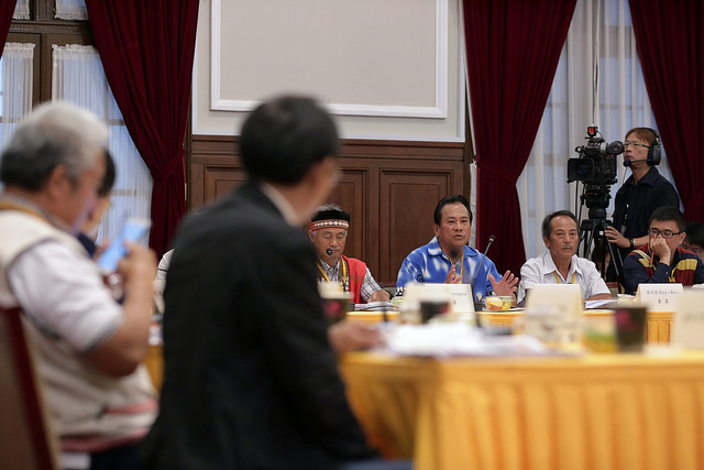 總統主持「總統府原住民族歷史正義與轉型正義委員會第二次委員會議」，與委員們進行意見交流