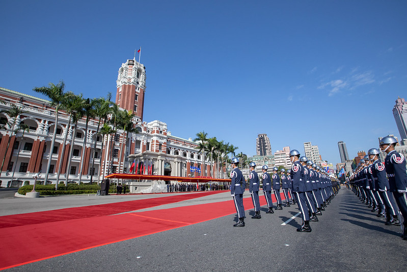 軍禮歡迎諾魯總統　總統：臺諾對於聯合國永續發展目標的各領域都有亮眼表現　期盼持續深化夥伴關係　兩國邦誼歷久彌新