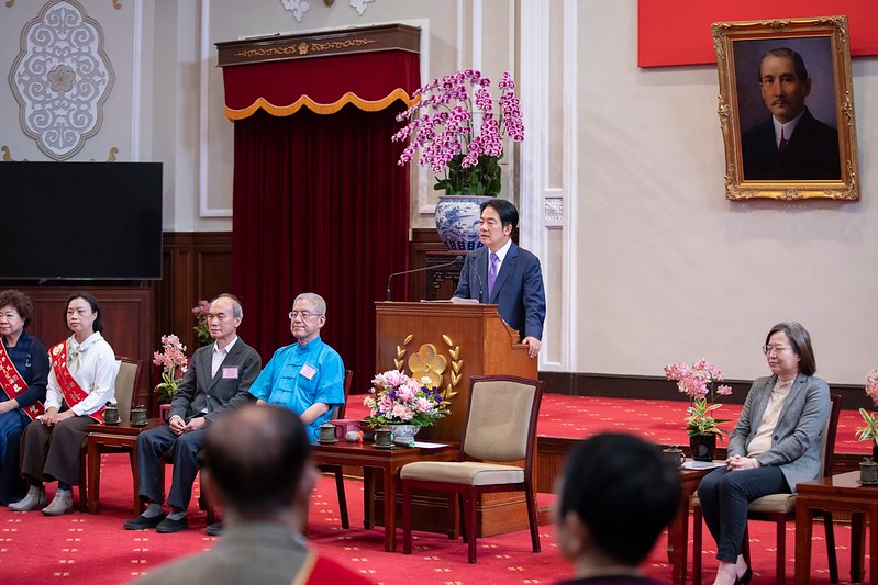 副總統接見「社團法人中華慈光愛心會第26屆『大愛獎』得獎人及其身心障礙子弟」，並致詞