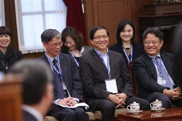 副總統勉「亞太資通訊科技聯盟」得獎者　盼公私合作壯大臺灣產業影響力