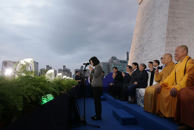 總統出席「2017慈濟浴佛節大會」