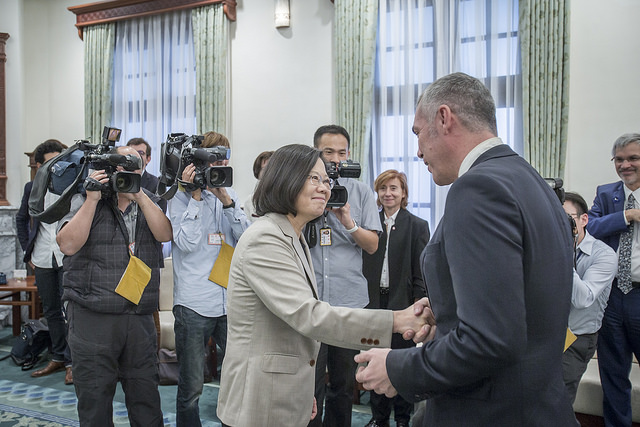 接見法國國民議會友臺小組　總統期許臺法攜手成為新創科技大國