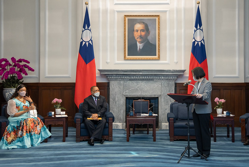 總統接受史瓦帝尼王國新任駐臺特命全權大使蒙西比呈遞到任國書，並致詞