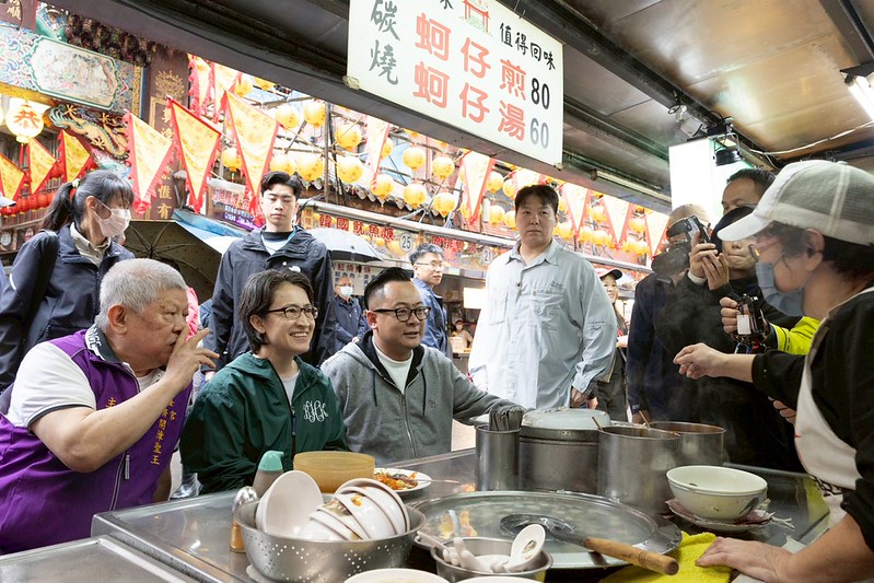 副總統參訪外木山風景區、奠濟宮及基隆廟口
