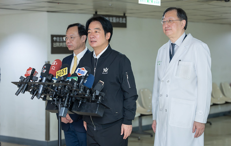 總統前往臺大醫院、聯醫和平院區、聯醫中興院區探視北市隨機襲擊事件傷者