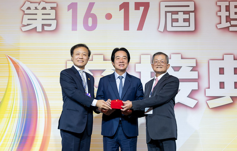 總統出席「中華民國全國建築師公會第16屆、17屆理事長交接典禮」