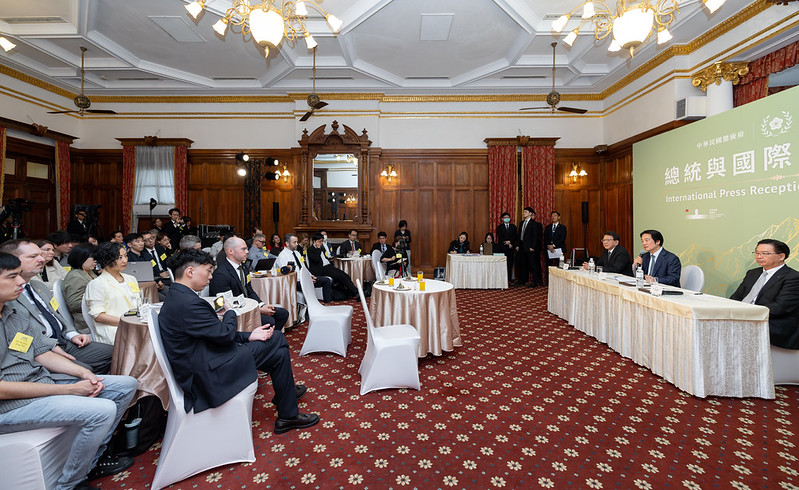 總統出席台灣外國記者會 (Taiwan Foreign Correspondents' Club)「總統與國際媒體茶敘」活動回應媒體提問