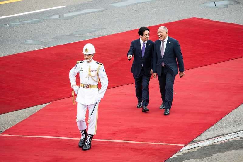 總統主持「軍禮歡迎聖文森及格瑞那丁總理傅萊德伉儷」