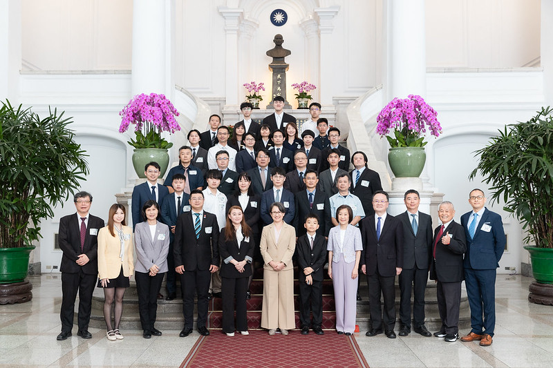 副總統接見台灣發明協會「2025年韓國首爾國際發明展」及「2026年瑞士日內瓦國際發明展」全體得獎人