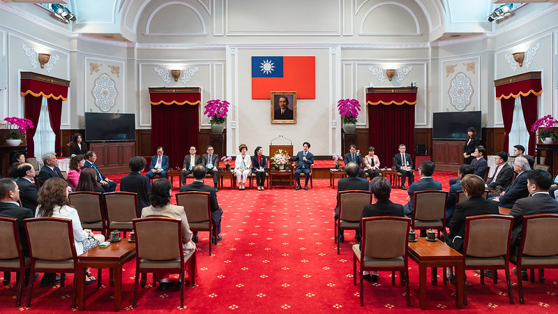 總統接見「第33屆亞洲臺灣商會聯合總會回國訪問團」