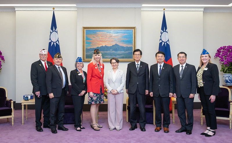 副總統接見「美國海外作戰退伍軍人協會魏眸娥總會長」