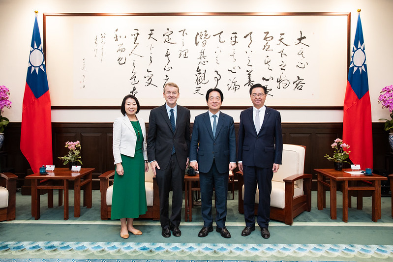 總統接見「美國聯邦參議員班奈特訪問團」