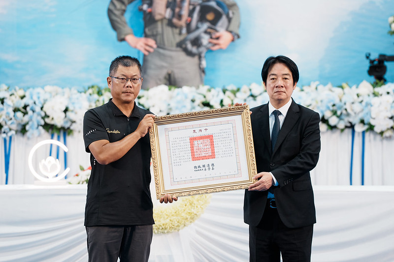 總統頒贈空軍第五戰術混合聯隊第二十七戰術戰鬥機作戰隊少校戰鬥機飛行官辛柏毅褒揚令