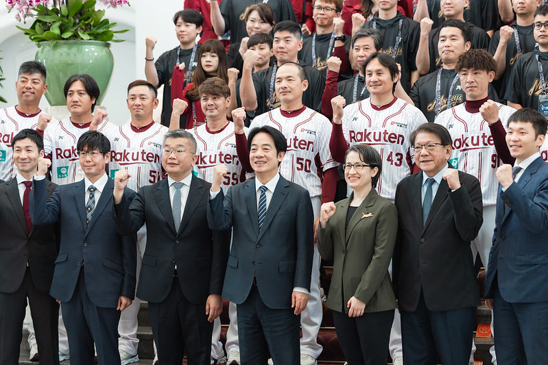 總統接見「2025年中華職棒總冠軍樂天桃猿」