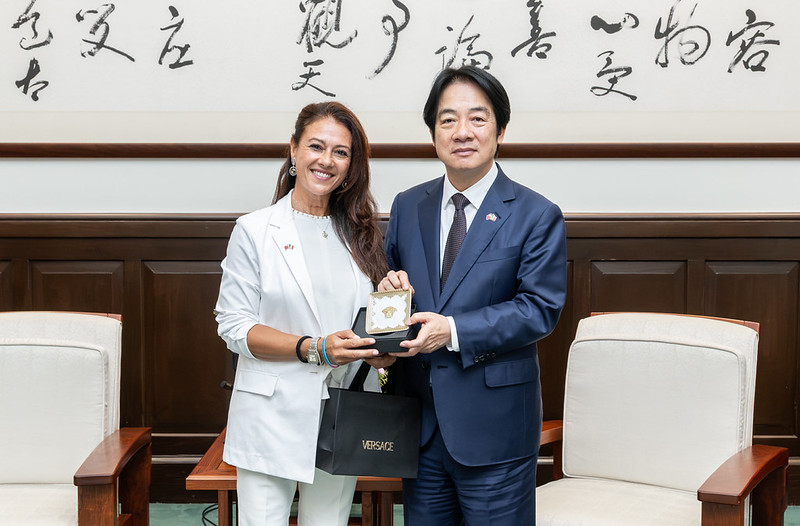 總統接見「義大利參議院副議長錢益友訪團」