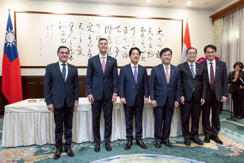 總統與巴拉圭共和國總統貝尼亞雙邊會晤暨見證兩國簽署合作交流文件