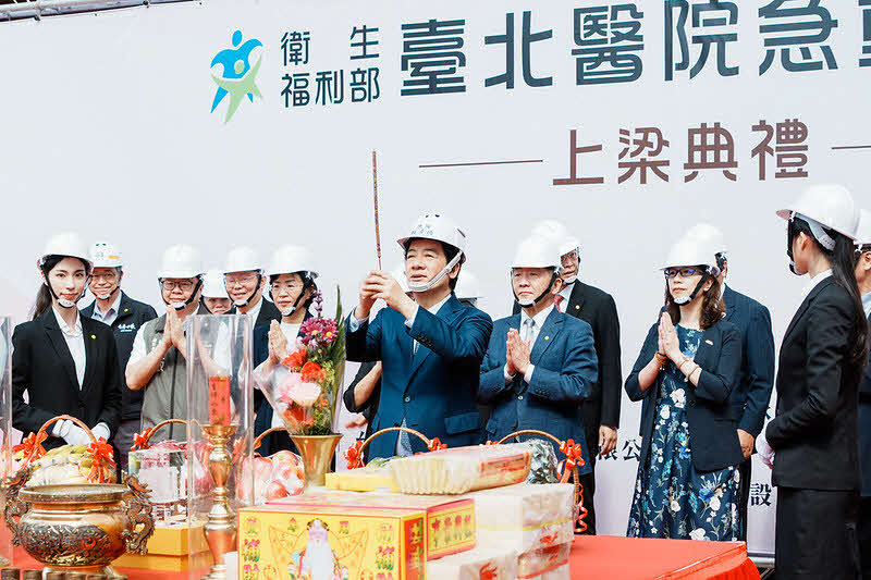 總統出席「衛生福利部臺北醫院急重症大樓上梁典禮」